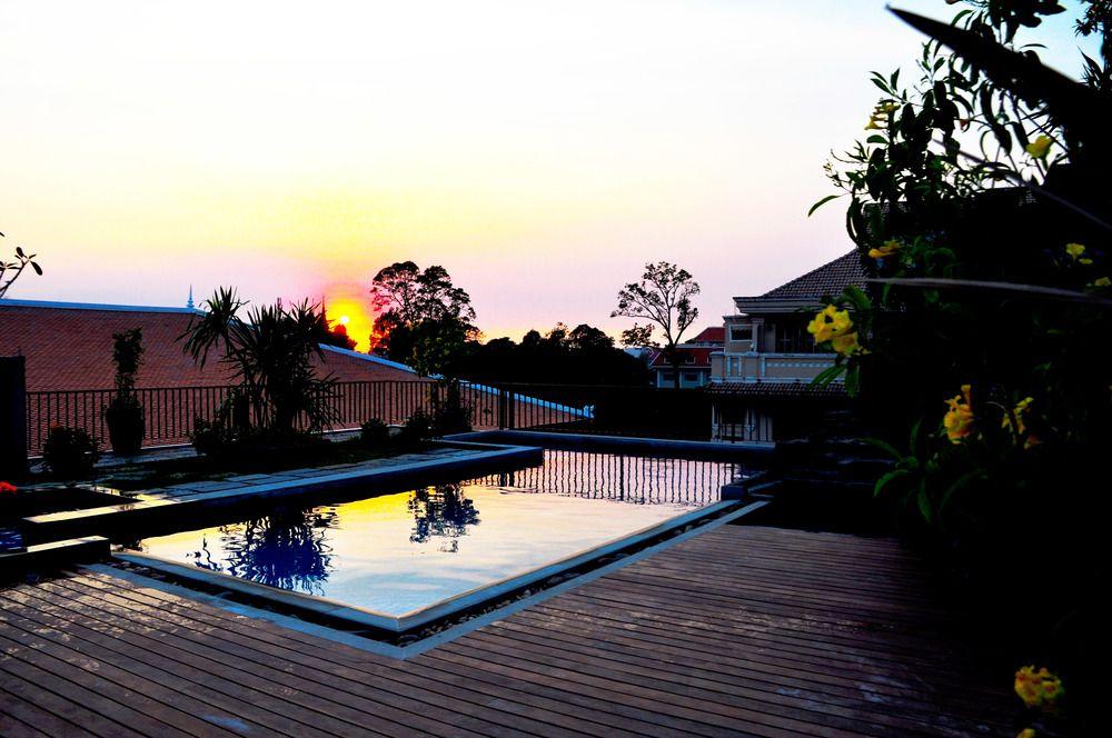 Sun Inns Hotel Siem Reap Bagian luar foto