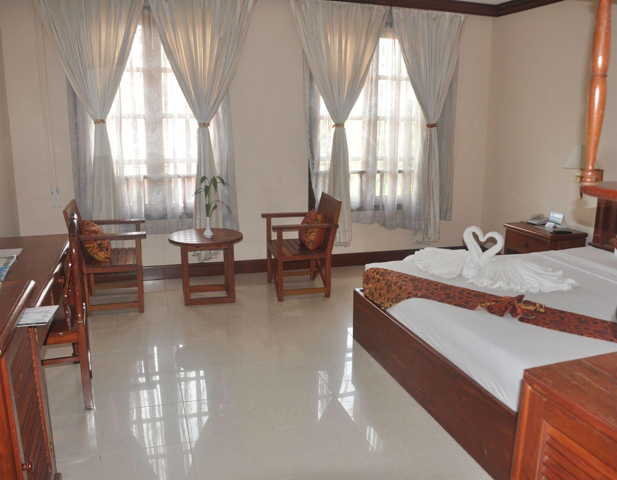Sun Inns Hotel Siem Reap Bagian luar foto